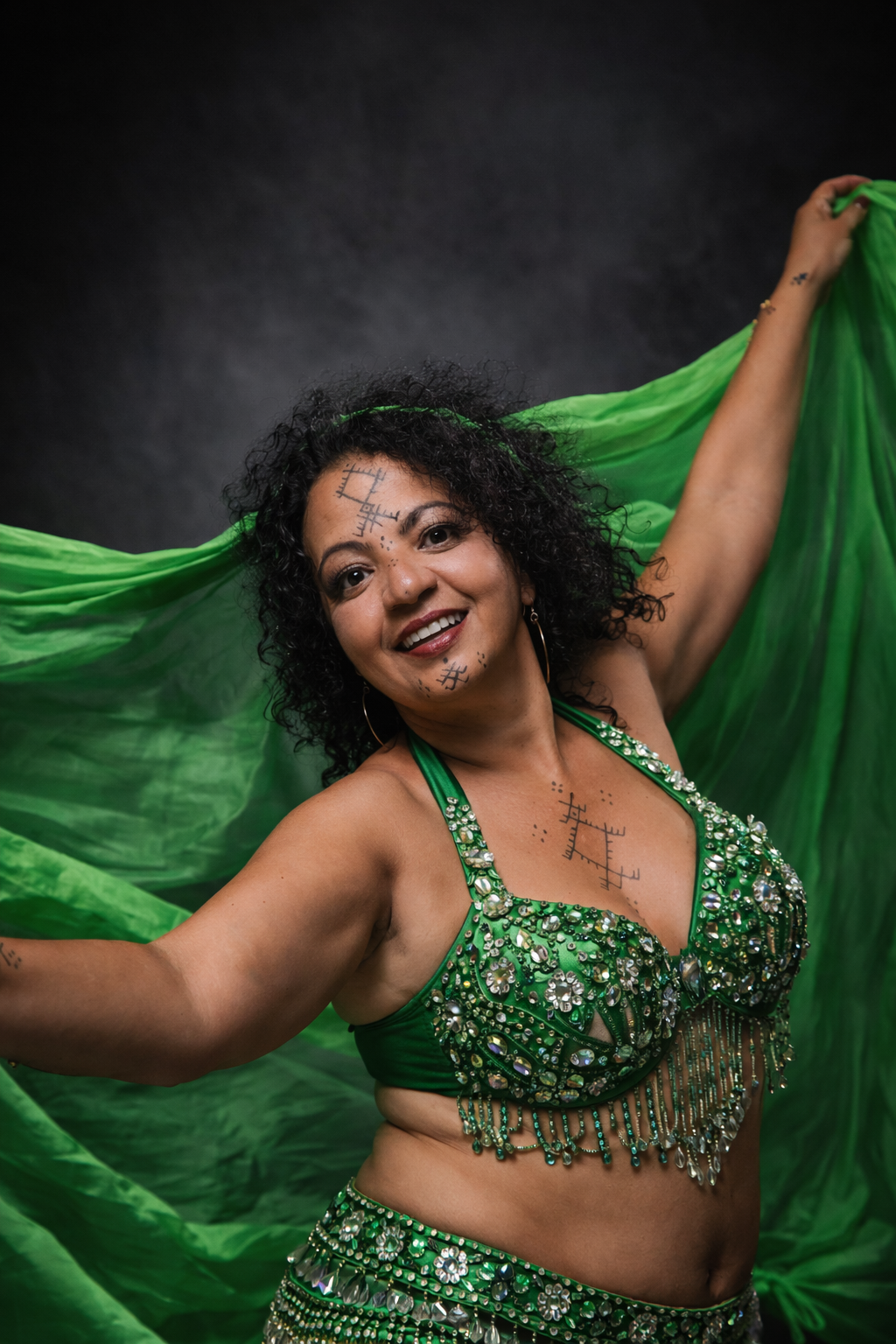 Bauchtanz in grünem Kostüm