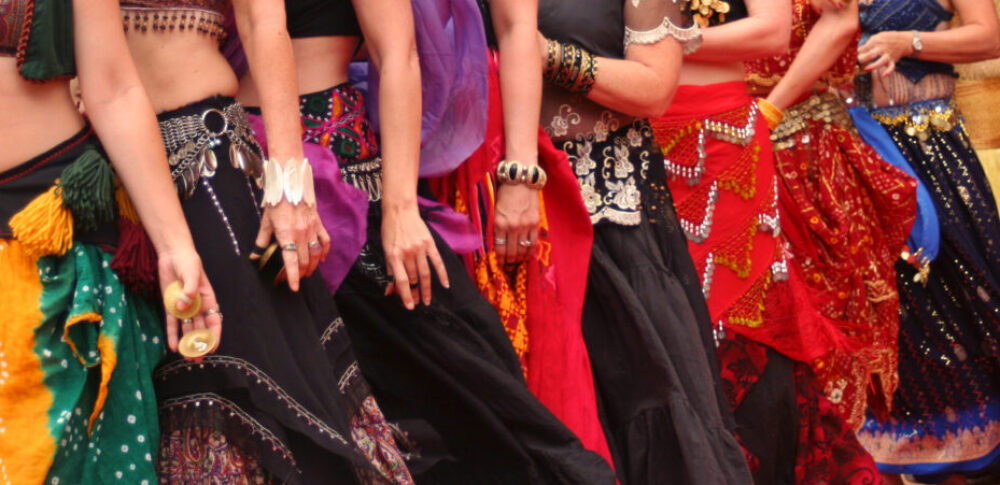 Row,Of,Belly,Dancers,Before,Performance